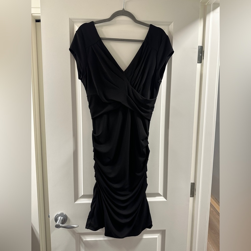 Black Cocktail LBD BCBGMaxAzria: V stretchy